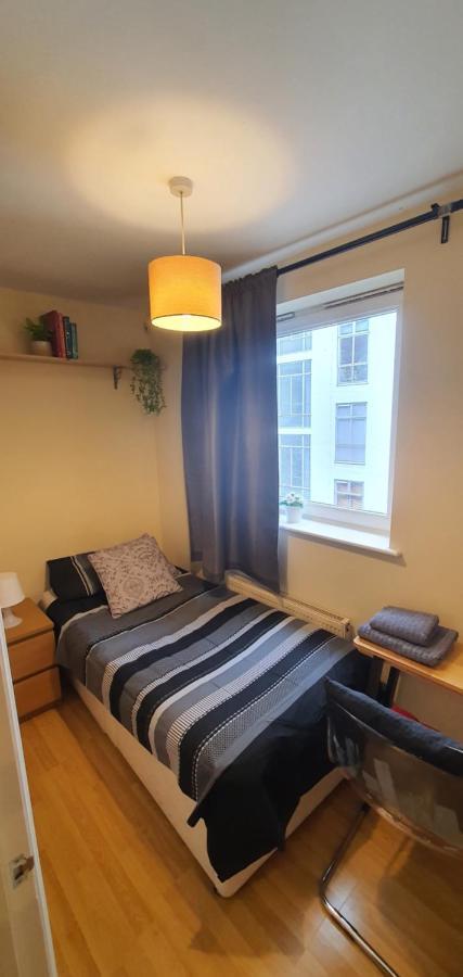 Double Room&Private Bath Near The Square Mile Londen Buitenkant foto