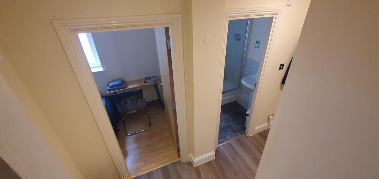 Double Room&Private Bath Near The Square Mile Londen Buitenkant foto